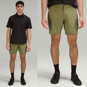 Lululemon Commission Classic Fit Short Ventlight 7” in Heathered Bronze Green 31